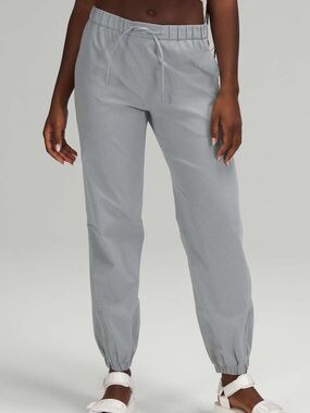Lululemon Athletica Women’s Essential Affinity Mid Rise Jogger Style W5DSUS $128